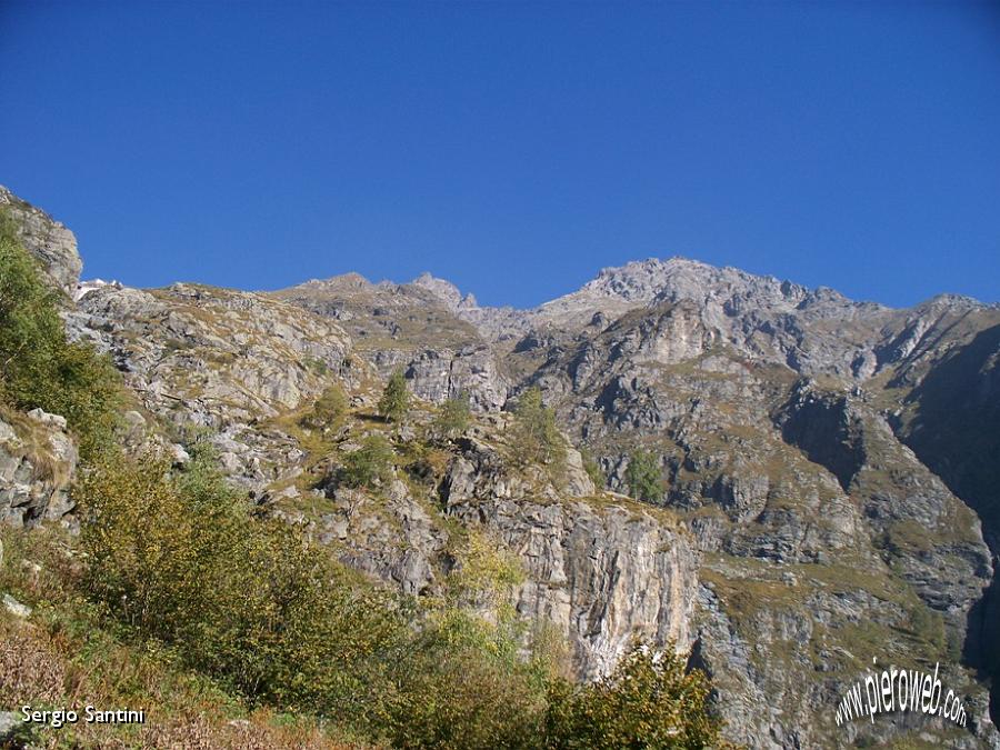 01 Salendo al rifugio.JPG